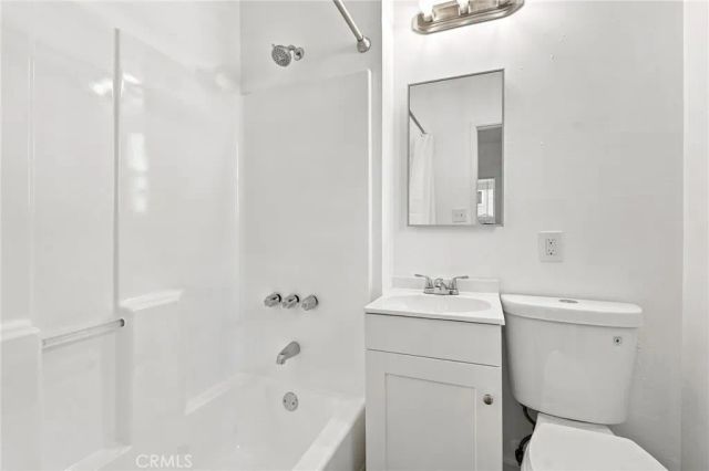 1223 E 35th, Los Angeles, CA 90011