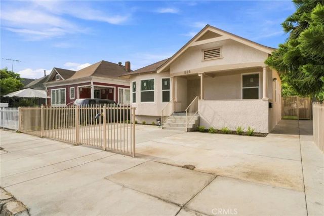 1223 E 35th, Los Angeles, CA 90011