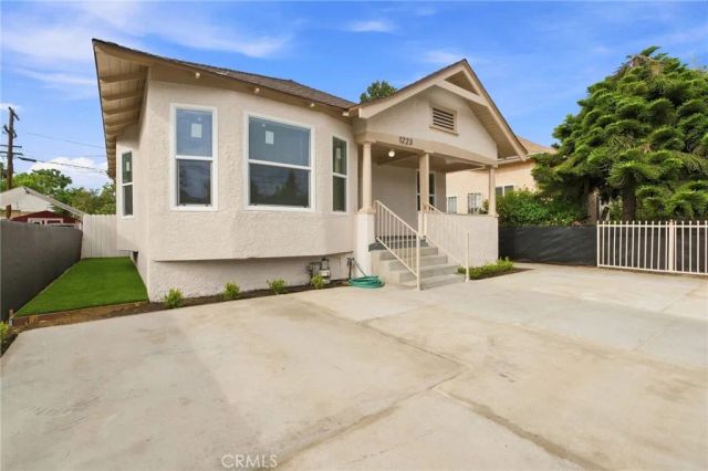 1223 E 35th, Los Angeles, CA 90011