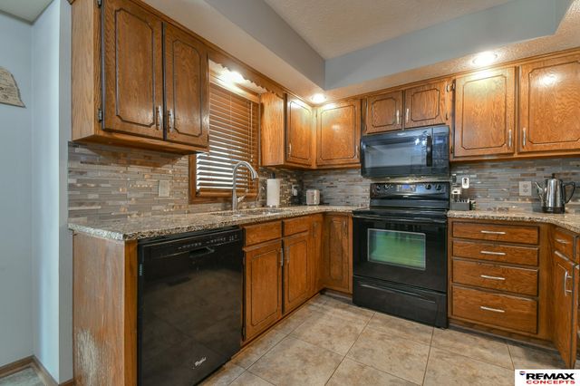 5214 English Drive, Lincoln, NE 68516
