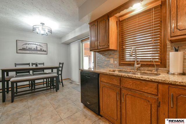 5214 English Drive, Lincoln, NE 68516