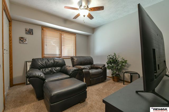 5214 English Drive, Lincoln, NE 68516