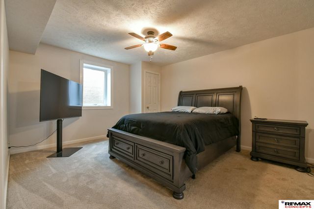 5214 English Drive, Lincoln, NE 68516