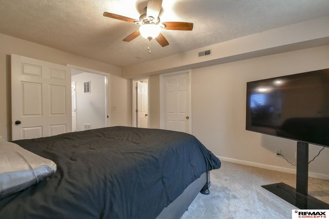 5214 English Drive, Lincoln, NE 68516