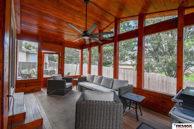 5214 English Drive, Lincoln, NE 68516