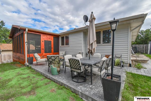 5214 English Drive, Lincoln, NE 68516
