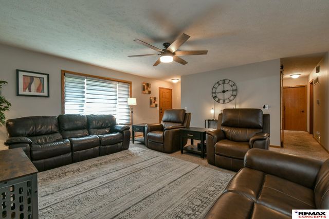 5214 English Drive, Lincoln, NE 68516