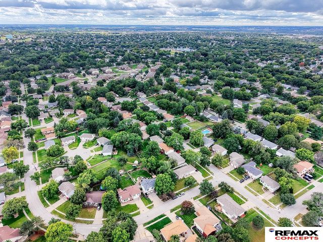 5214 English Drive, Lincoln, NE 68516
