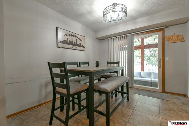 5214 English Drive, Lincoln, NE 68516