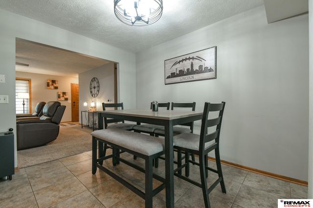 5214 English Drive, Lincoln, NE 68516