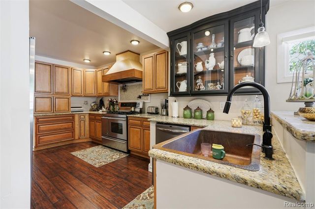 435 N Melborn Street, Dearborn, MI 48128