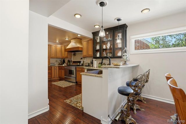 435 N Melborn Street, Dearborn, MI 48128