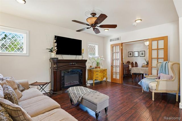 435 N Melborn Street, Dearborn, MI 48128