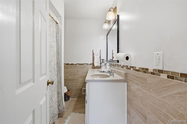 435 N Melborn Street, Dearborn, MI 48128