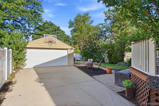 435 N Melborn Street, Dearborn, MI 48128