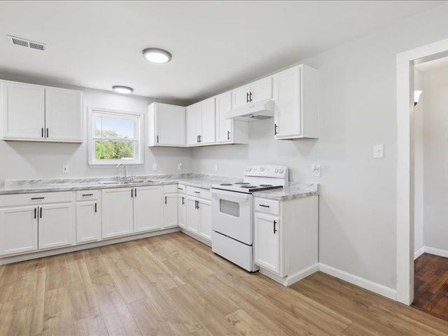 2725 PORTER RD, Mason, TN 38049