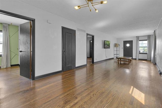 1811 Pendleton Avenue, Kansas City, MO 64124