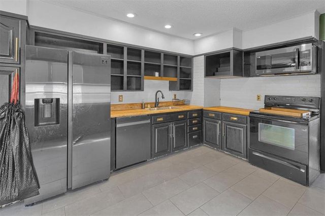 1811 Pendleton Avenue, Kansas City, MO 64124
