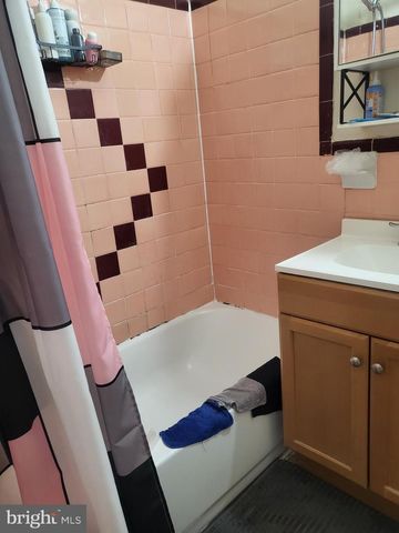 1037 FANSHAWE ST, Philadelphia, PA 19111