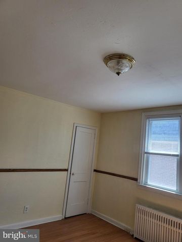 1037 FANSHAWE ST, Philadelphia, PA 19111