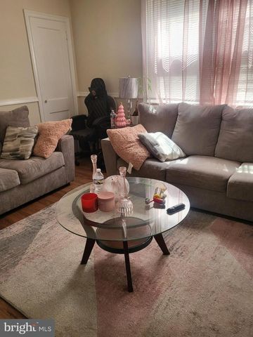 1037 FANSHAWE ST, Philadelphia, PA 19111