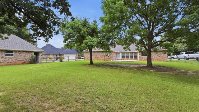 2412 Jolinda Lane, Whitesboro, TX 76273