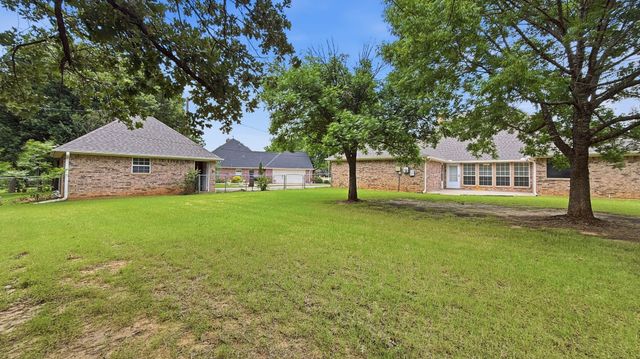 2412 Jolinda Lane, Whitesboro, TX 76273