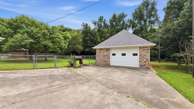 2412 Jolinda Lane, Whitesboro, TX 76273