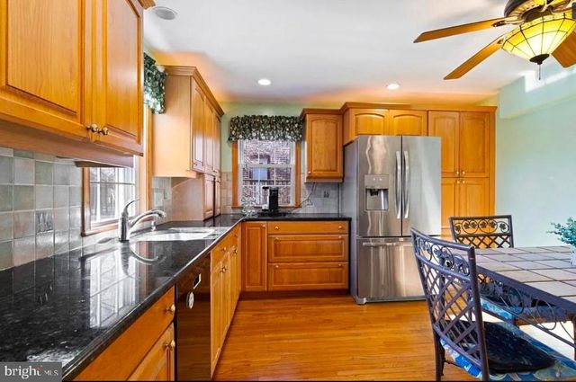 64 WARRIOR RD, Drexel Hill, PA 19026