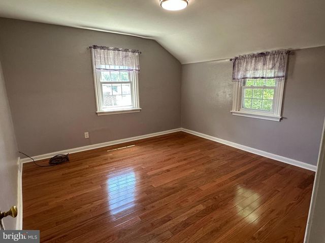64 WARRIOR RD, Drexel Hill, PA 19026