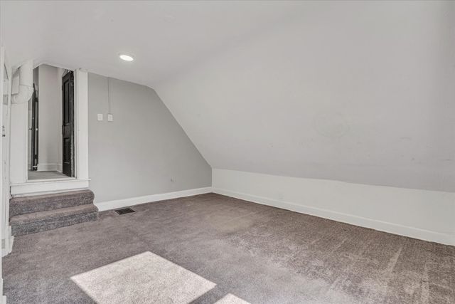 1210 TREMONT Avenue, Davenport, IA 52803