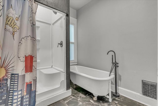 1210 TREMONT Avenue, Davenport, IA 52803