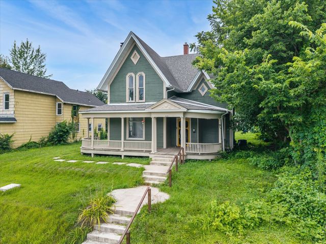 1210 TREMONT Avenue, Davenport, IA 52803
