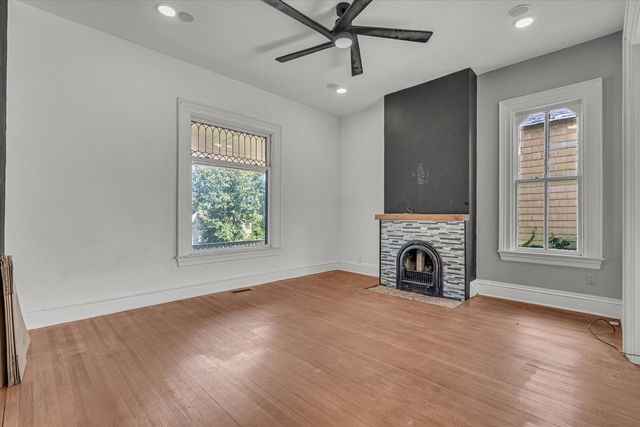 1210 TREMONT Avenue, Davenport, IA 52803
