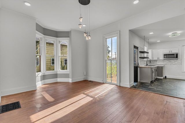 1210 TREMONT Avenue, Davenport, IA 52803