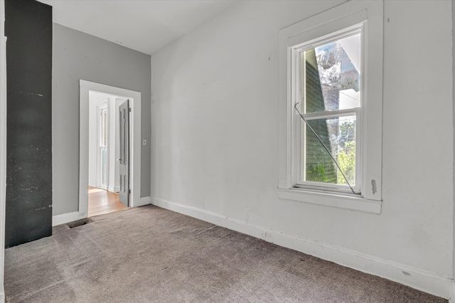 1210 TREMONT Avenue, Davenport, IA 52803