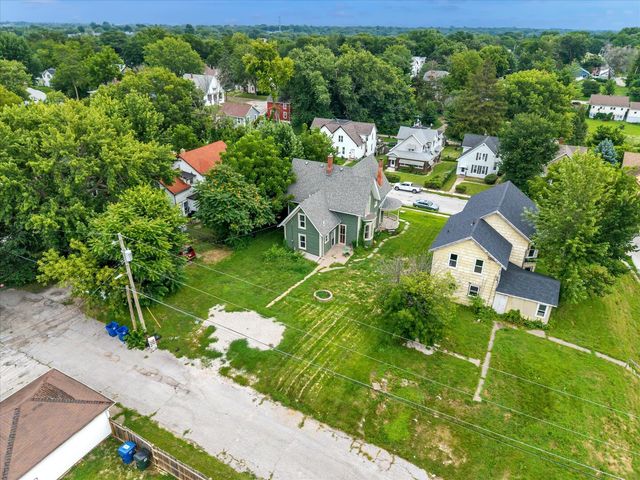 1210 TREMONT Avenue, Davenport, IA 52803