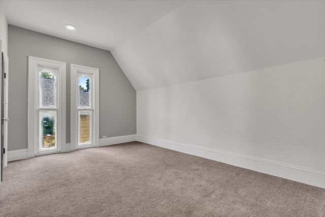 1210 TREMONT Avenue, Davenport, IA 52803