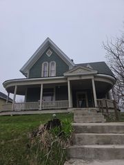 1210 TREMONT Avenue, Davenport, IA 52803