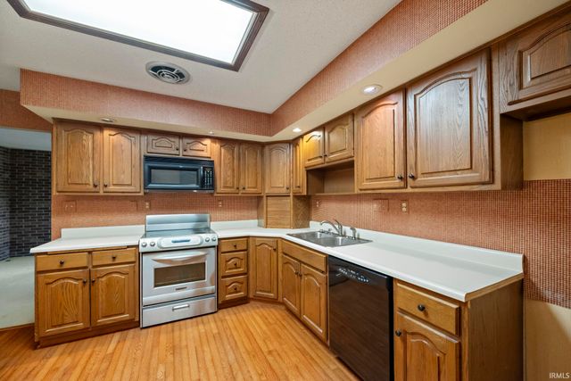 1309 Lea Court, Frankfort, IN 46041