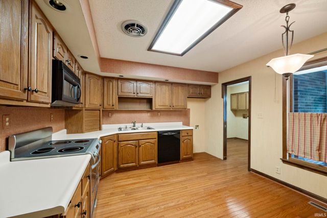 1309 Lea Court, Frankfort, IN 46041