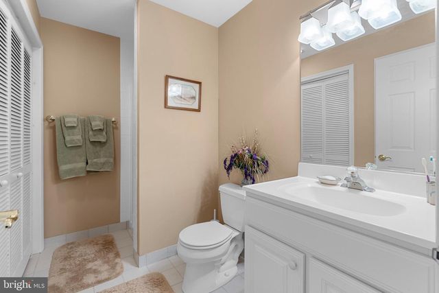 124 HOLLYBUSH CIR, Souderton, PA 18964