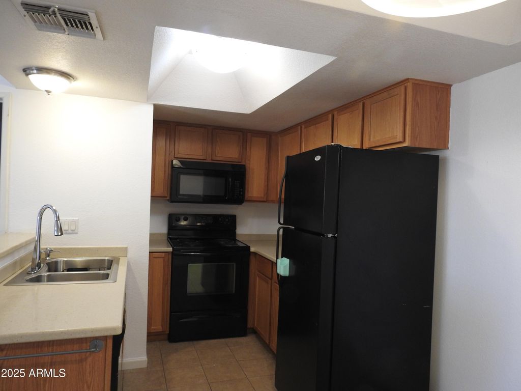 1720 E THUNDERBIRD Road 1040, Phoenix, AZ 85022