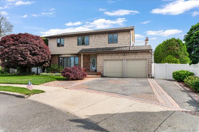 9 Bernadette Court, Hicksville, NY 11801