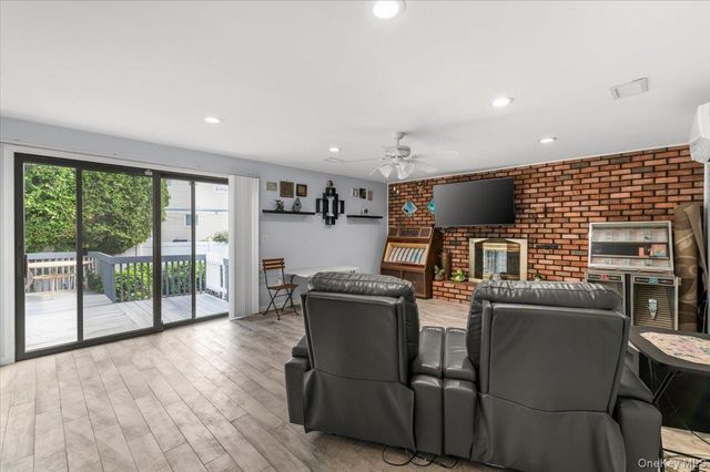 9 Bernadette Court, Hicksville, NY 11801