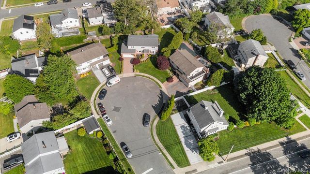 9 Bernadette Court, Hicksville, NY 11801