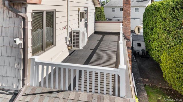 9 Bernadette Court, Hicksville, NY 11801