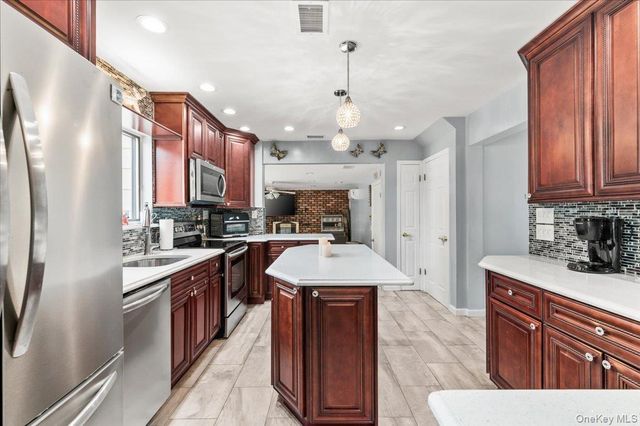 9 Bernadette Court, Hicksville, NY 11801