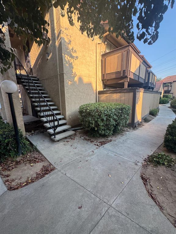Image 12 of property listing at 1550 W Ashlan Avenue # 134, Fresno, CA 93705