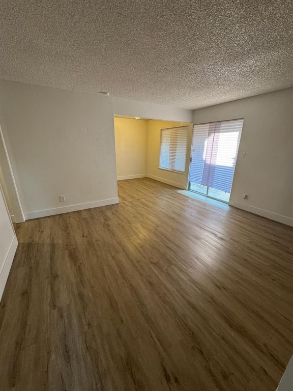 Image 2 of property listing at 1550 W Ashlan Avenue # 134, Fresno, CA 93705